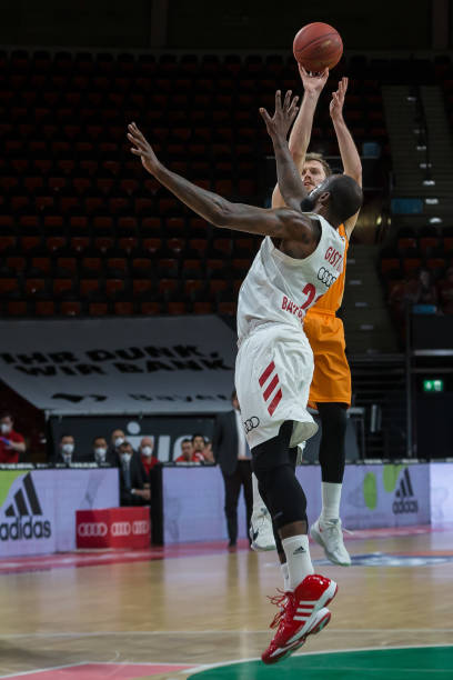 的号球衣更 的号球衣更