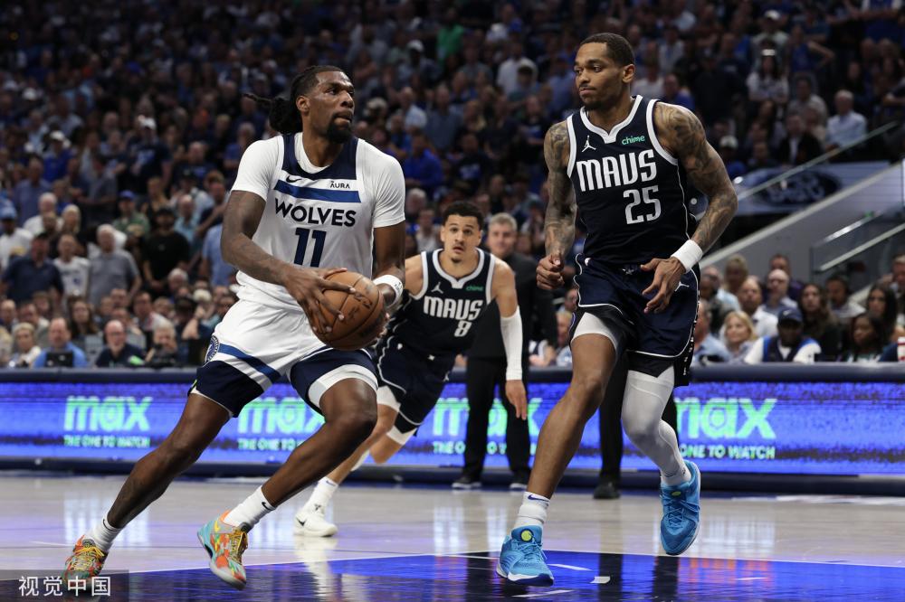 有一名防守 有一名防守