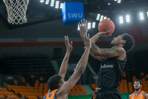 成球员与选 成球员与选